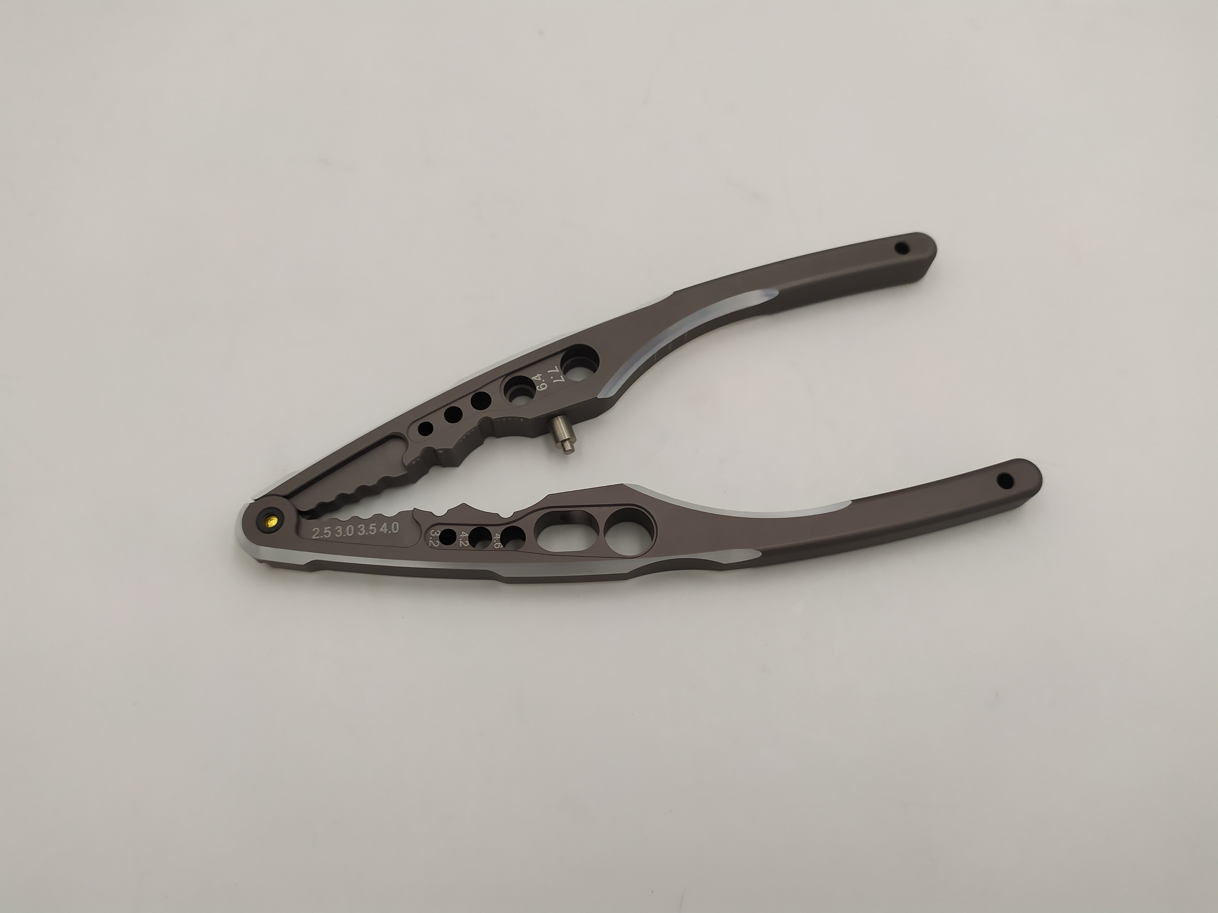 Pinza tecnica per manuntenzione ammortizzatori